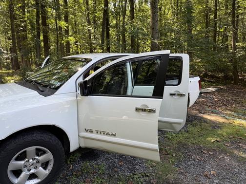 2005 Nissan Titan SE Crew Cab