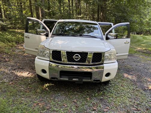 2005 Nissan Titan SE Crew Cab