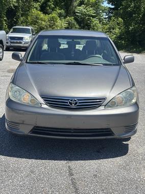 Brown 2005 Toyota Camry LE