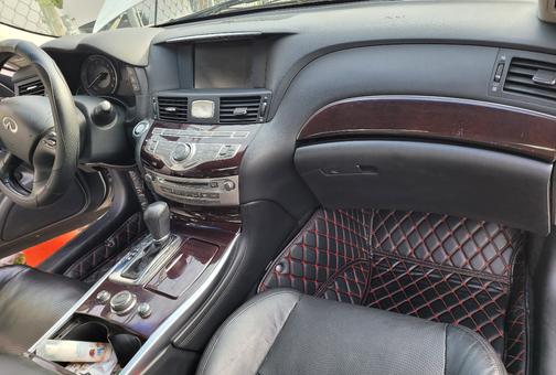 2012 INFINITI M37 x
