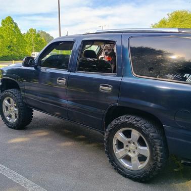 Blue 2004 Chevrolet Tahoe LS