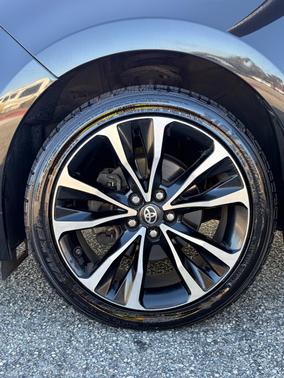 Black 2019 Toyota Corolla SE