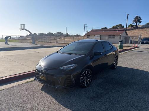 Black 2019 Toyota Corolla SE
