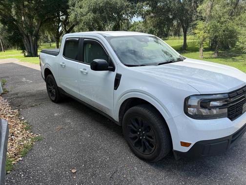 White 2024 Ford Maverick LARIAT