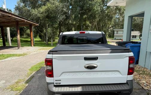 White 2024 Ford Maverick LARIAT