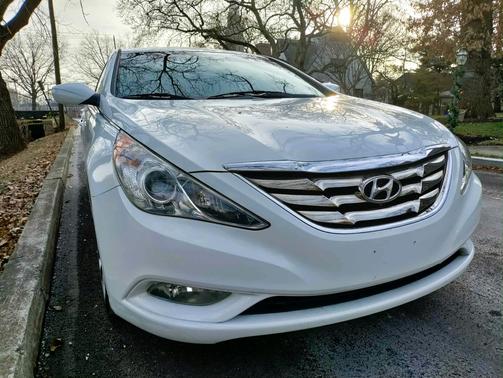 2013 Hyundai SONATA SE