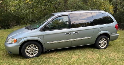 2004 Chrysler Town & Country Touring