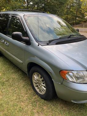 2004 Chrysler Town & Country Touring