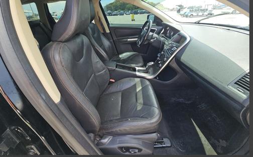 Black 2013 Volvo XC60 T6