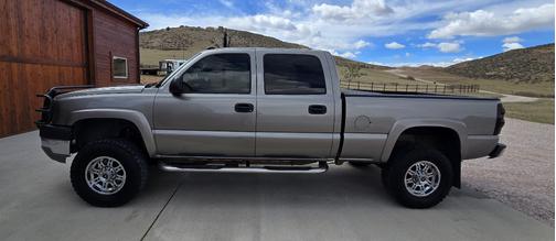 Silver 2004 Chevrolet Silverado 2500 LS H/D Crew Cab