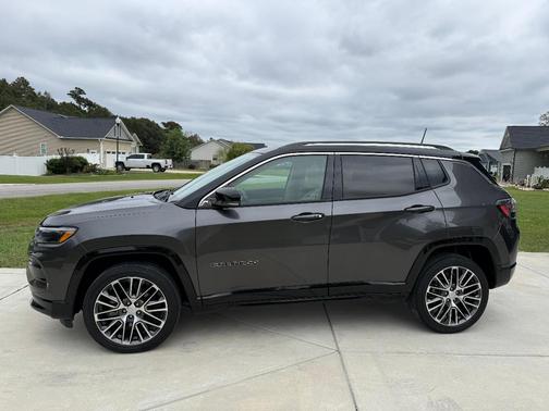 Gray 2022 Jeep Compass Limited