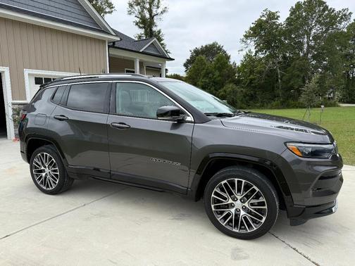 Gray 2022 Jeep Compass Limited