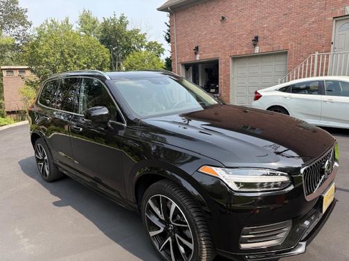 2020 Volvo XC90 T6 Momentum