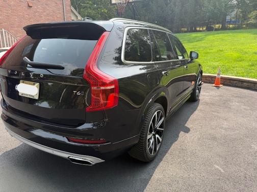 2020 Volvo XC90 T6 Momentum