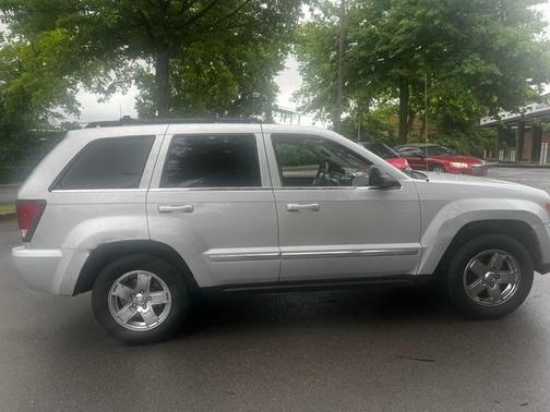 Silver 2007 Jeep Grand Cherokee Limited