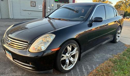 Black 2004 INFINITI G35 Base