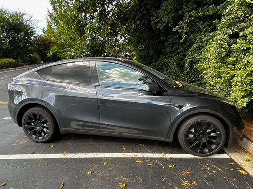 2025 Tesla Model Y Long Range RWD