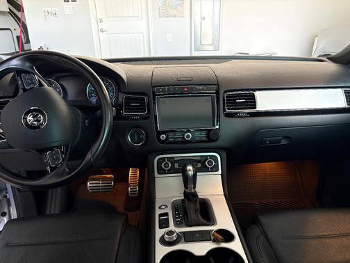 Silver 2017 Volkswagen Touareg V6 Wolfsburg Edition