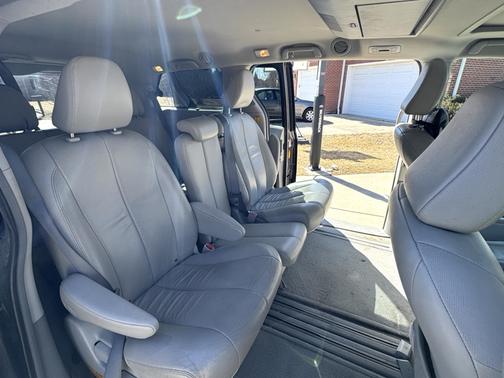 2013 Toyota Sienna XLE