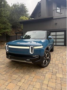 2023 Rivian R1S Adventure Quad-Motor Large Package