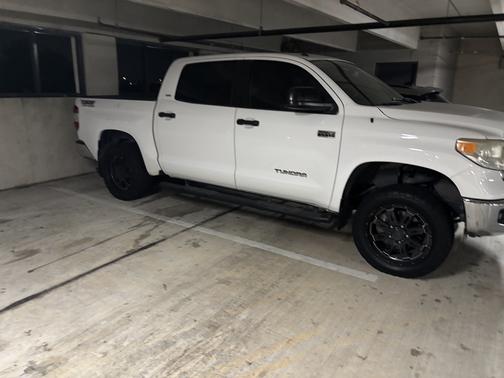 2015 Toyota Tundra SR5