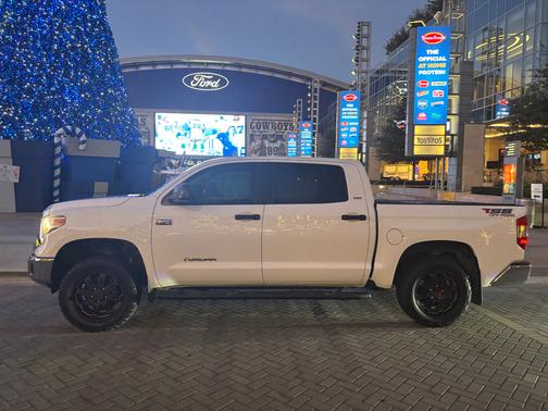 2015 Toyota Tundra SR5