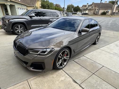 Brown 2022 BMW M550 i xDrive
