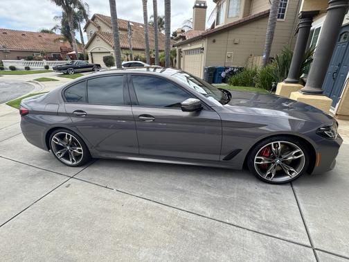 Brown 2022 BMW M550 i xDrive