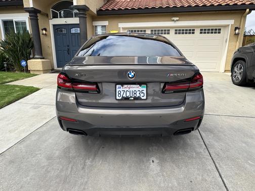 Brown 2022 BMW M550 i xDrive