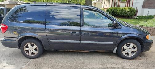 Blue 2007 Dodge Grand Caravan SE