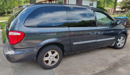 Blue 2007 Dodge Grand Caravan SE