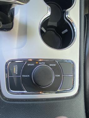 White 2015 Jeep Grand Cherokee SRT