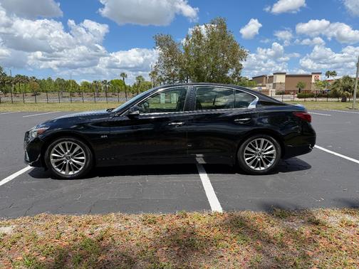 Black 2018 INFINITI Q50 3.0t LUXE