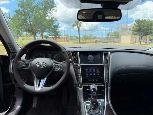 Black 2018 INFINITI Q50 3.0t LUXE