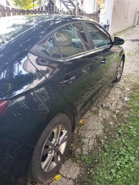 Black 2017 Hyundai ELANTRA Value Edition