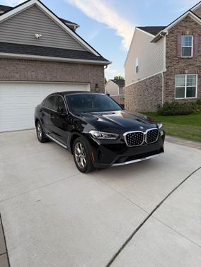 Black 2022 BMW X4 xDrive30i