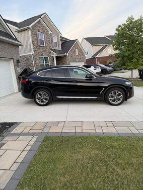 Black 2022 BMW X4 xDrive30i