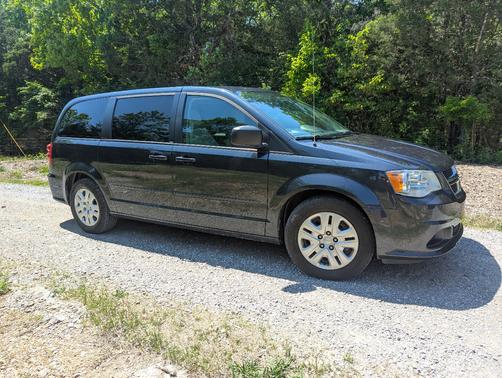 Blue 2013 Dodge Grand Caravan SE