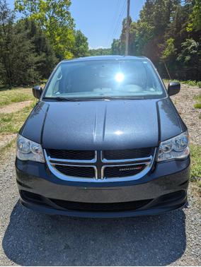 Blue 2013 Dodge Grand Caravan SE