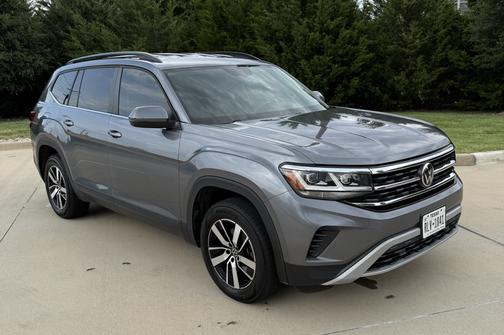 Gray 2022 Volkswagen Atlas 2.0T SE