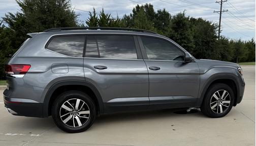 Gray 2022 Volkswagen Atlas 2.0T SE