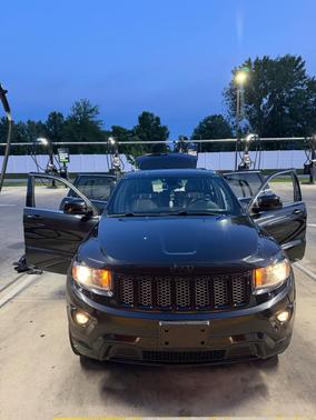 Black 2015 Jeep Grand Cherokee Altitude