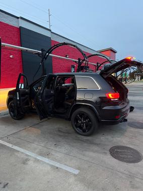 Black 2015 Jeep Grand Cherokee Altitude