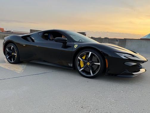 2023 Ferrari SF90 Stradale Base