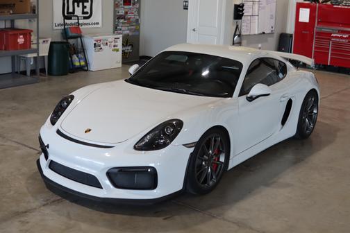 2016 Porsche Cayman GT4