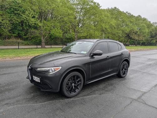 Black 2018 Alfa Romeo Stelvio Ti Sport