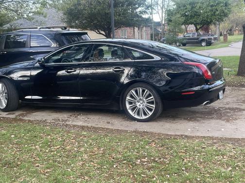 2012 Jaguar XJ Base