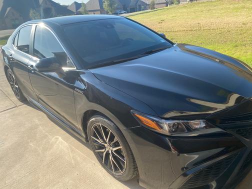 2021 Toyota Camry Hybrid SE