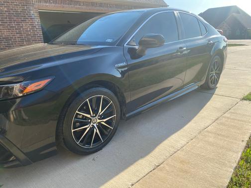 2021 Toyota Camry Hybrid SE