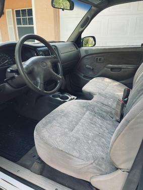 White 2002 Toyota Tacoma Base